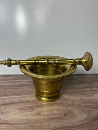 Almirez grande de bronce antiguo