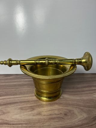 Almirez grande de bronce antiguo