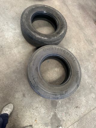 Neumático Continental 235/75 R 17.5