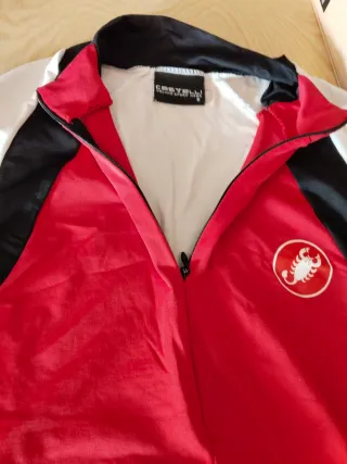 Conjunto Ciclismo Mujer Rojo y Negro