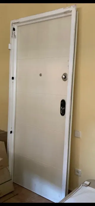 Puerta Acorazada Blanca