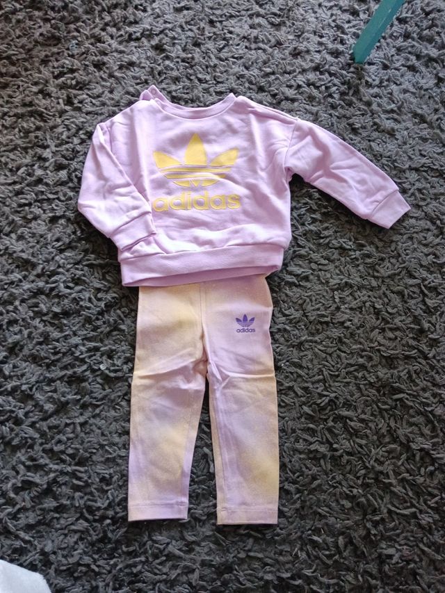 Conjunto Adidas niña morado 9/12 meses