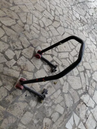 Cavalletto posteriore moto