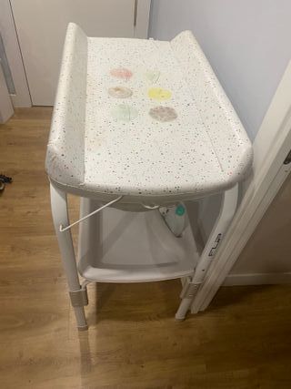 Cambiador y bañera para bebé