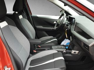 Opel Frontera 1.2T XHT Hybrid eDCT6 81kW Edition