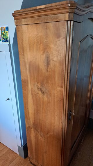Armario antiguo de nogal