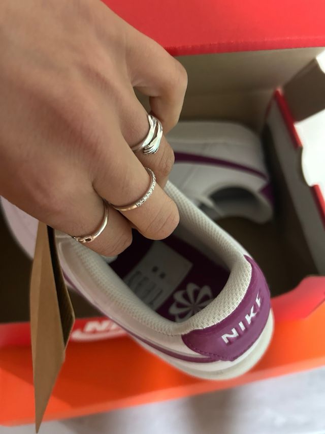 Zapatillas Nike Court Blancas y Moradas nuevas