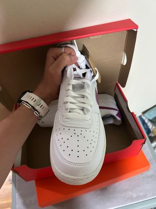 Zapatillas Nike Court Blancas y Moradas nuevas
