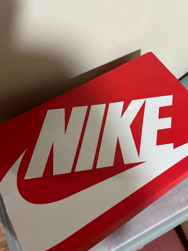 Zapatillas Nike Court Blancas y Moradas nuevas