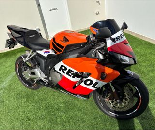 Honda CBR 1000 RR 2005 Repsol