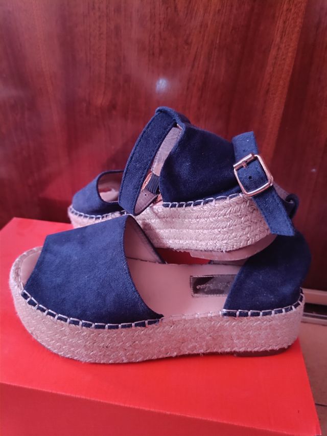 Sandalias cuña alta azul