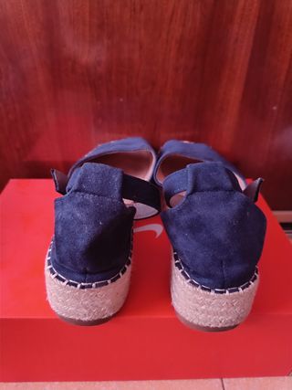 Sandalias cuña alta azul