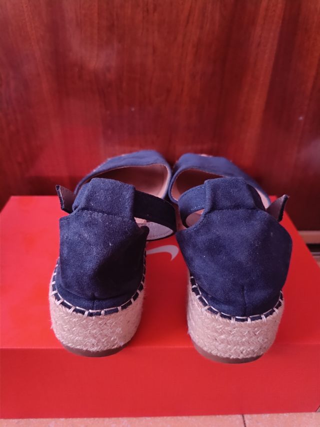 Sandalias cuña alta azul
