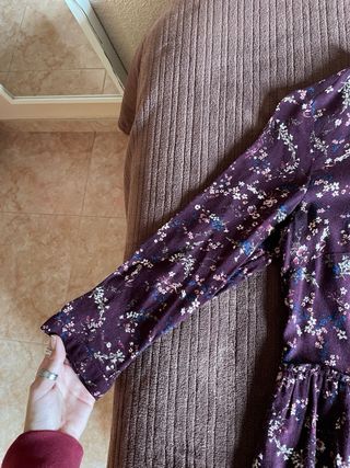 Blusa Bershka floral manga francesa.