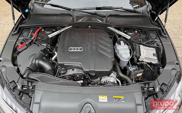 Audi A4 S line 40 TFSI Stronic