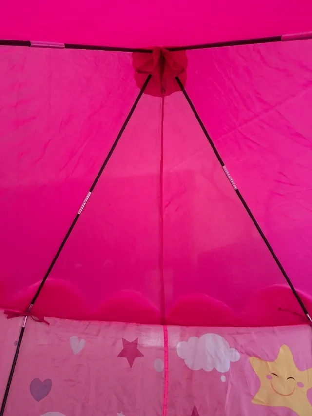 Castillo de unicornios y globos rosa