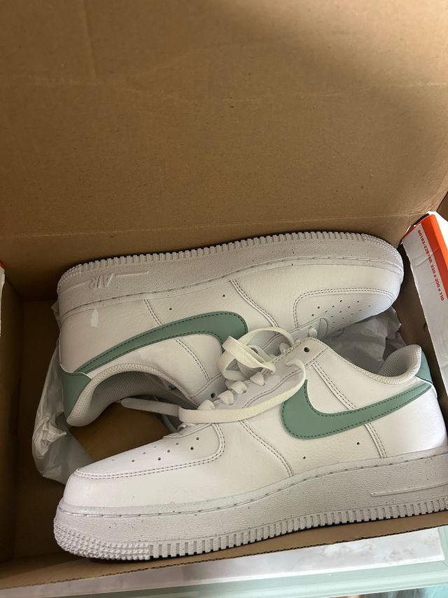 Nike Air Force 1 Blancas y Verdes nuevas a estrena