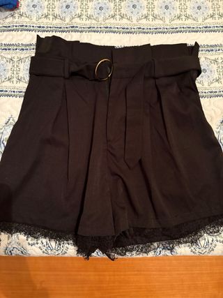 Shorts fiesta negros con cinturón