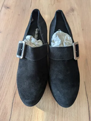 Zapatos Camila's negros con hebilla