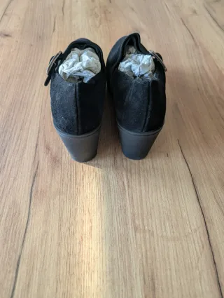 Zapatos Camila's negros con hebilla