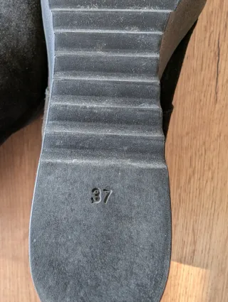 Zapatos Camila's negros con hebilla