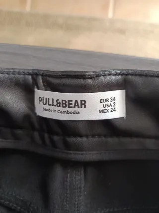 Pantalón Pull and Bear negro talle 34.Sin estrenar