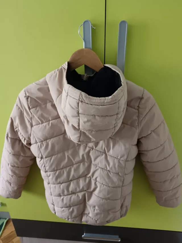 Chaqueta C&A acolchada beige