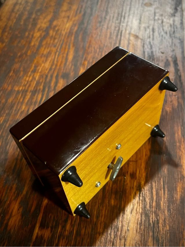 Caja de Música Antigua