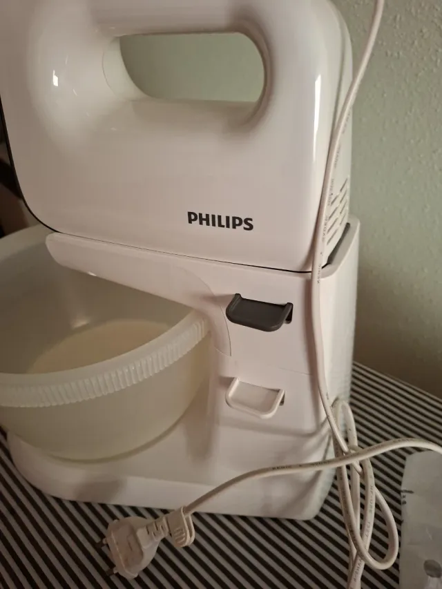 Batidora amasadora Philips blanca