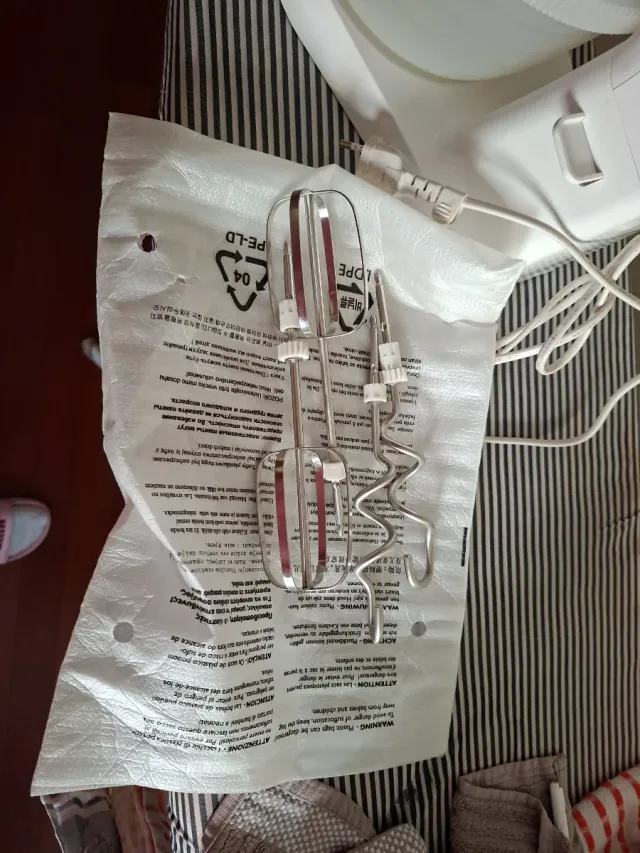 Batidora amasadora Philips blanca