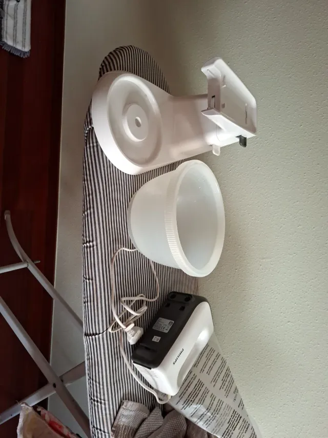 Batidora amasadora Philips blanca