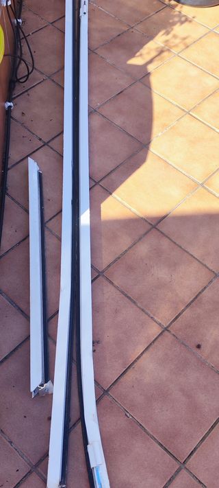 Puerta de aluminio blanca