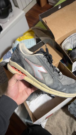 Botas U Power grises y rojas