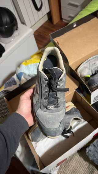 Botas U Power grises y rojas