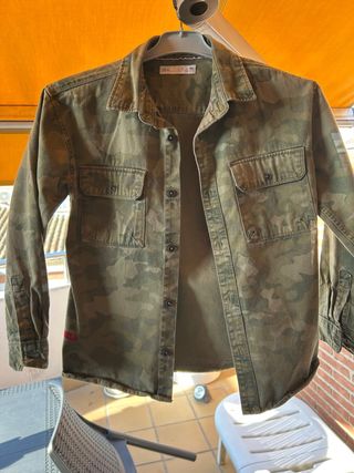 Sobrecamisa Zara camuflaje niño Talla S