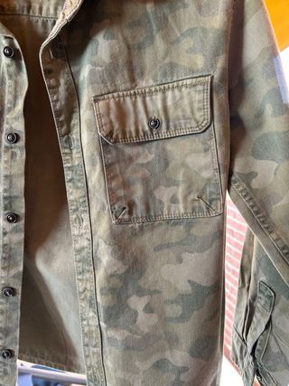 Sobrecamisa Zara camuflaje niño Talla S