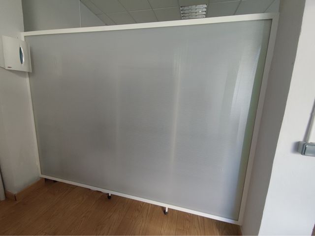 Paneles separadores policarbonato aluminio blanco