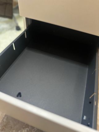 Cajonera metálica blanca con tapa polipiel ruedas