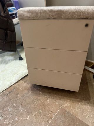 Cajonera metálica blanca con tapa polipiel ruedas