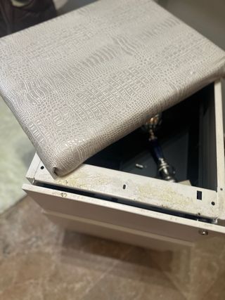 Cajonera metálica blanca con tapa polipiel ruedas