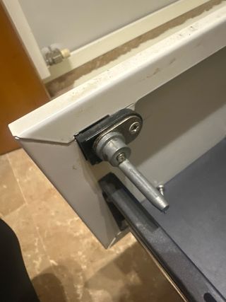 Cajonera metálica blanca con tapa polipiel ruedas