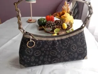 Bolso Victorio & Lucchino Original Negro/Dorado