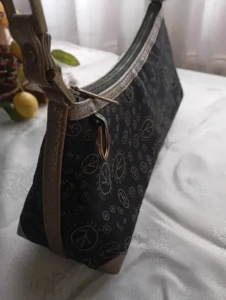 Bolso Victorio & Lucchino Original Negro/Dorado