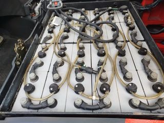 Carretilla Elevadora Linde E18PH con Batería Nueva