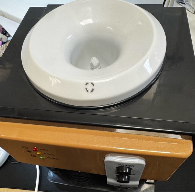 Dispensador de agua eléctrico