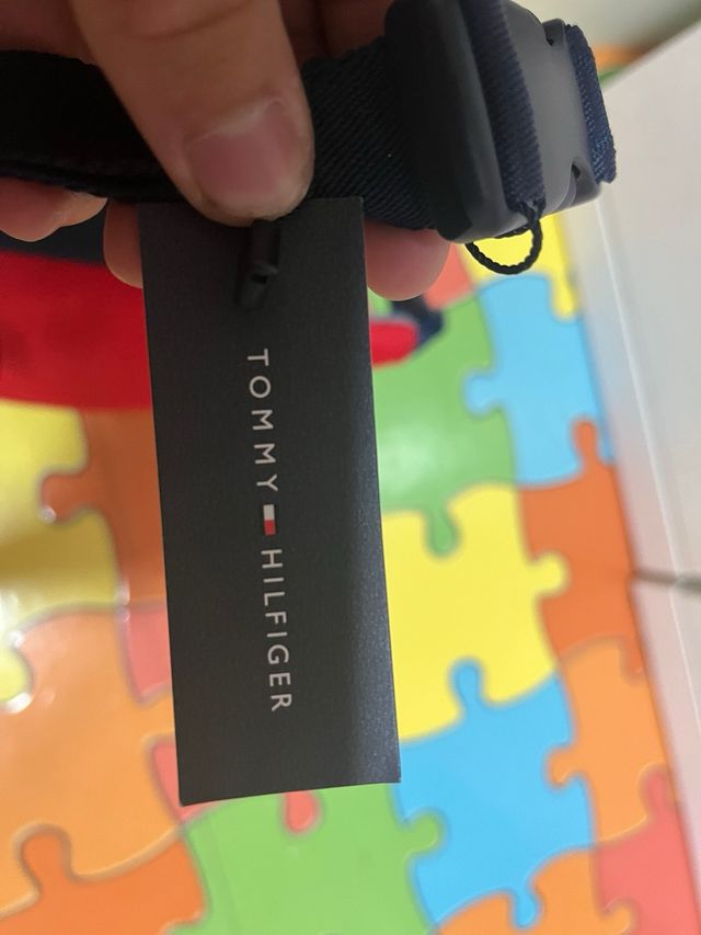 Riñonera Tommy Hilfiger Gris y Roja