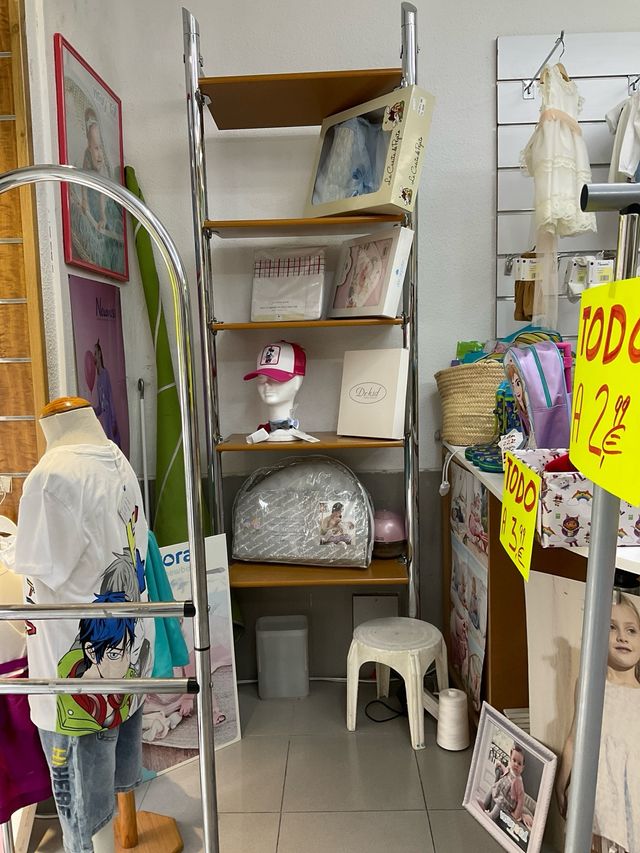 Mobiliario Tienda Ropa Madera y Metal