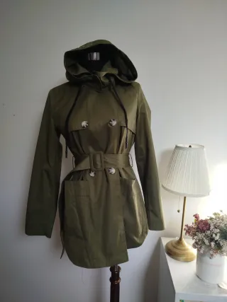 Gabardina Nueva Stradivarius Talla M