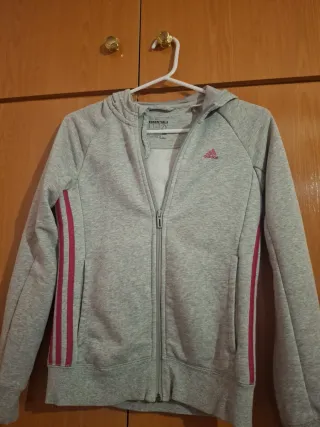 Chaqueta deportiva Adidas chica gris y rosa