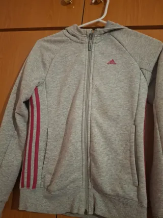 Chaqueta deportiva Adidas chica gris y rosa